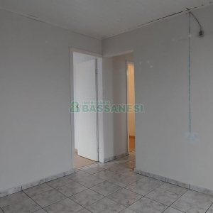 Casa com 54m², 3 dormitórios, 1 vaga, no bairro São Cristóvão em Caxias do Sul para Alugar