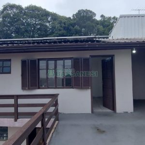Casa com 54m², 3 dormitórios, 1 vaga, no bairro São Cristóvão em Caxias do Sul para Alugar