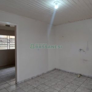 Casa com 54m², 3 dormitórios, 1 vaga, no bairro São Cristóvão em Caxias do Sul para Alugar