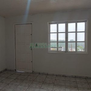 Casa com 54m², 3 dormitórios, 1 vaga, no bairro São Cristóvão em Caxias do Sul para Alugar