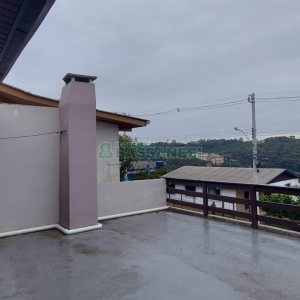 Casa com 54m², 3 dormitórios, 1 vaga, no bairro São Cristóvão em Caxias do Sul para Alugar