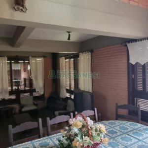 Chácara com 200m², 3 dormitórios, 1 vaga, no bairro Ana Rech em Caxias do Sul para Comprar