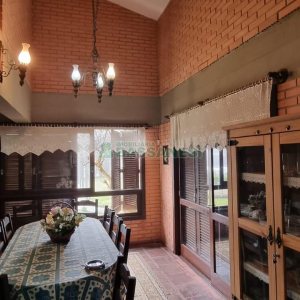 Chácara com 200m², 3 dormitórios, 1 vaga, no bairro Ana Rech em Caxias do Sul para Comprar