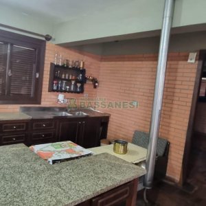 Chácara com 200m², 3 dormitórios, 1 vaga, no bairro Ana Rech em Caxias do Sul para Comprar