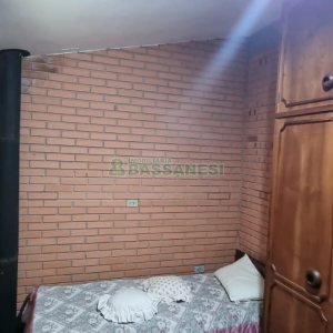 Chácara com 200m², 3 dormitórios, 1 vaga, no bairro Ana Rech em Caxias do Sul para Comprar