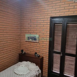 Chácara com 200m², 3 dormitórios, 1 vaga, no bairro Ana Rech em Caxias do Sul para Comprar