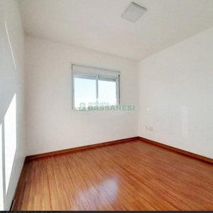 Apartamento com 57m², 2 dormitórios, 1 vaga, no bairro Santa Lúcia em Caxias do Sul para Alugar