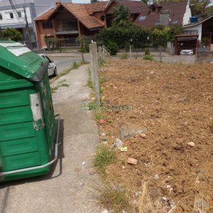 Terreno com 335m², no bairro Jardim América em Caxias do Sul para Comprar