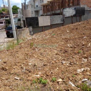 Terreno com 335m², no bairro Jardim América em Caxias do Sul para Comprar