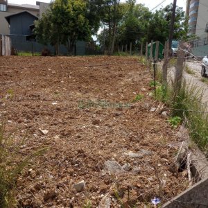 Terreno com 335m², no bairro Jardim América em Caxias do Sul para Comprar