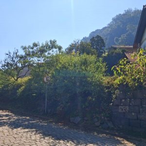 Terreno com 348m², no bairro Galópolis em Caxias do Sul para Comprar