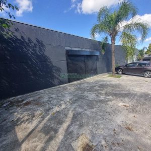 Loja com 400m², no bairro Medianeira em Caxias do Sul para Alugar