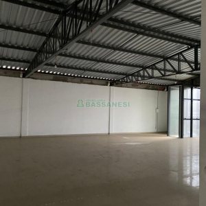 Pavilhão com 346m², no bairro Diamantino em Caxias do Sul para Alugar