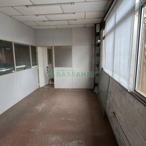 Pavilhão com 380m², no bairro Lourdes em Caxias do Sul para Alugar
