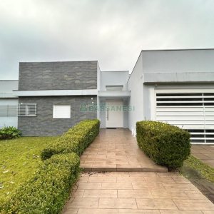 Casa com 400m², 2 dormitórios, 2 vagas, no bairro Ana Rech em Caxias do Sul para Alugar