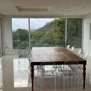 Casa com 400m², 2 dormitórios, 2 vagas, no bairro Ana Rech em Caxias do Sul para Alugar