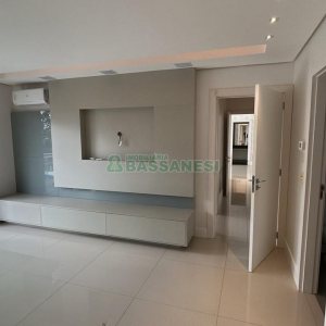Casa com 400m², 2 dormitórios, 2 vagas, no bairro Ana Rech em Caxias do Sul para Alugar
