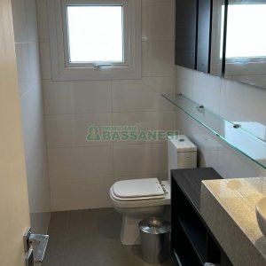 Casa com 400m², 2 dormitórios, 2 vagas, no bairro Ana Rech em Caxias do Sul para Alugar