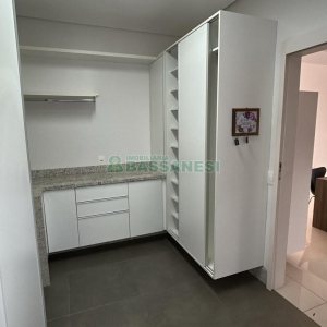 Casa com 400m², 2 dormitórios, 2 vagas, no bairro Ana Rech em Caxias do Sul para Alugar