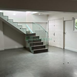 Casa com 400m², 2 dormitórios, 2 vagas, no bairro Ana Rech em Caxias do Sul para Alugar