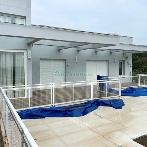 Casa com 400m², 2 dormitórios, 2 vagas, no bairro Ana Rech em Caxias do Sul para Alugar