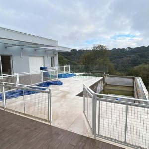 Casa com 400m², 2 dormitórios, 2 vagas, no bairro Ana Rech em Caxias do Sul para Alugar