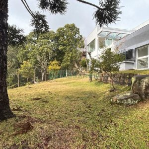 Casa com 400m², 2 dormitórios, 2 vagas, no bairro Ana Rech em Caxias do Sul para Alugar