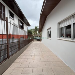 Casa com 190m², 3 dormitórios, 3 vagas, no bairro Rio Branco em Caxias do Sul para Alugar