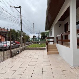 Casa com 190m², 3 dormitórios, 3 vagas, no bairro Rio Branco em Caxias do Sul para Alugar