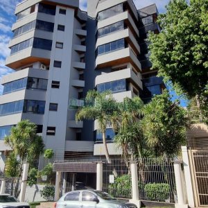 Apartamento com 269m², 3 dormitórios, 3 vagas, no bairro Exposição em Caxias do Sul para Comprar