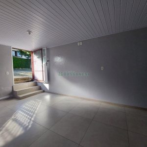 Casa com 50m², 2 dormitórios, no bairro Panazzolo em Caxias do Sul para Alugar