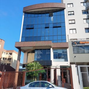 Sala com 47m², 1 vaga, no bairro Exposição em Caxias do Sul para Alugar