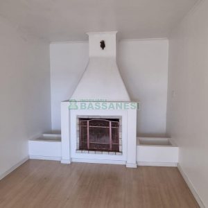 Casa com 287m², 5 dormitórios, 2 vagas, no bairro Kayser em Caxias do Sul para Comprar