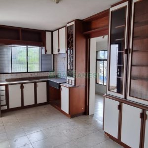 Casa com 287m², 5 dormitórios, 2 vagas, no bairro Kayser em Caxias do Sul para Comprar