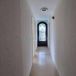 Casa com 287m², 5 dormitórios, 2 vagas, no bairro Kayser em Caxias do Sul para Comprar