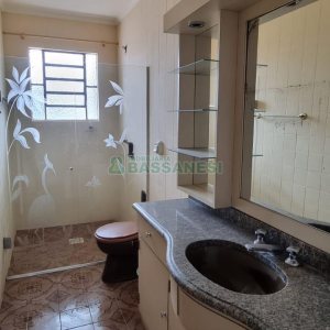 Casa com 287m², 5 dormitórios, 2 vagas, no bairro Kayser em Caxias do Sul para Comprar