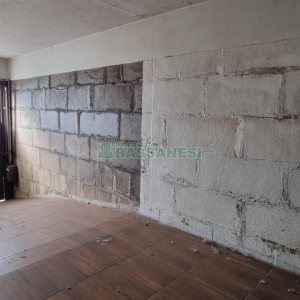 Casa com 287m², 5 dormitórios, 2 vagas, no bairro Kayser em Caxias do Sul para Comprar