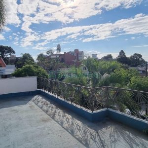 Casa com 287m², 5 dormitórios, 2 vagas, no bairro Kayser em Caxias do Sul para Comprar
