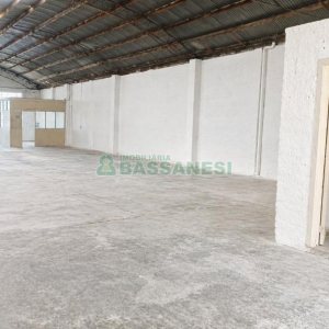 Pavilhão com 308m², no bairro Santa Catarina em Caxias do Sul para Alugar