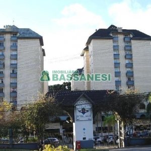 Apto Mobiliado com 72m², 2 dormitórios, 2 vagas, no bairro Universitário em Caxias do Sul para Alugar