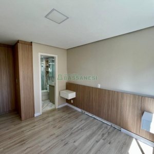 Apto Mobiliado com 72m², 2 dormitórios, 2 vagas, no bairro Universitário em Caxias do Sul para Alugar