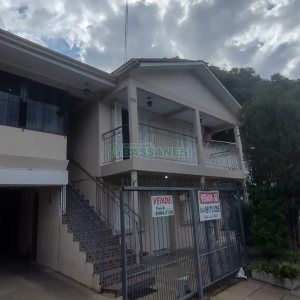 Casa com 268m², 3 dormitórios, 2 vagas, no bairro Esplanada em Caxias do Sul para Comprar