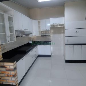 Casa com 268m², 3 dormitórios, 2 vagas, no bairro Esplanada em Caxias do Sul para Comprar