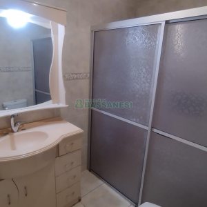 Casa com 268m², 3 dormitórios, 2 vagas, no bairro Esplanada em Caxias do Sul para Comprar