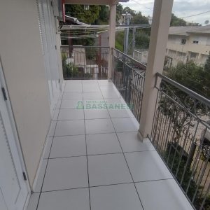 Casa com 268m², 3 dormitórios, 2 vagas, no bairro Esplanada em Caxias do Sul para Comprar