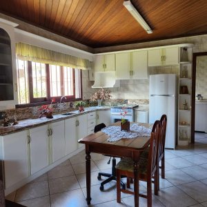 Casa com 264m², 3 dormitórios, 4 vagas, no bairro Bela Vista em Caxias do Sul para Comprar