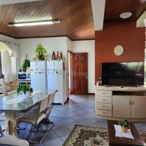 Casa com 264m², 3 dormitórios, 4 vagas, no bairro Bela Vista em Caxias do Sul para Comprar