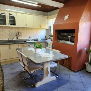 Casa com 264m², 3 dormitórios, 4 vagas, no bairro Bela Vista em Caxias do Sul para Comprar