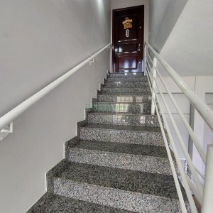 Casa com 405m², 3 dormitórios, 2 vagas, no bairro Cinqüentenário em Caxias do Sul para Comprar