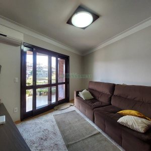 Casa com 405m², 3 dormitórios, 2 vagas, no bairro Cinqüentenário em Caxias do Sul para Comprar